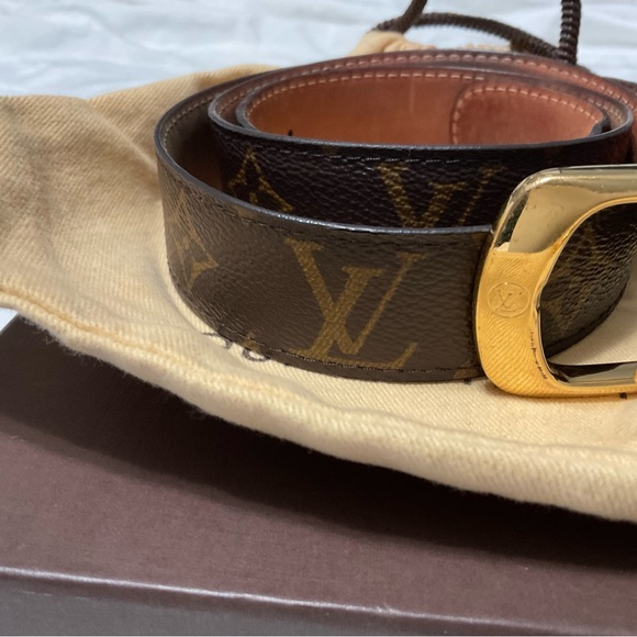 Louis Vuitton Belt Size 90/36, Hole added,minimum scuffing, slight bend in belt - Picture 3 of 6